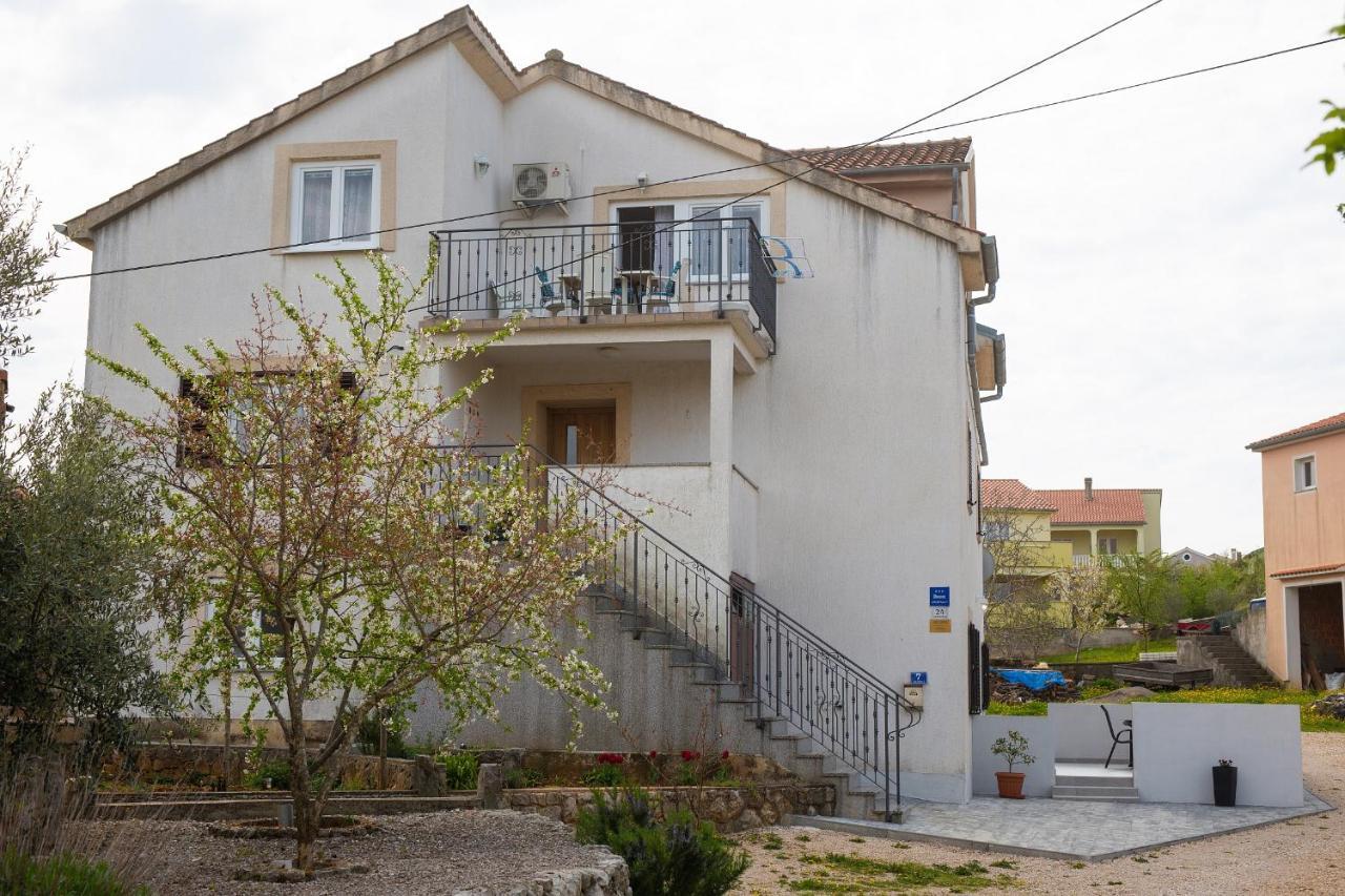 Apartment Mladen Krk Town Exterior foto